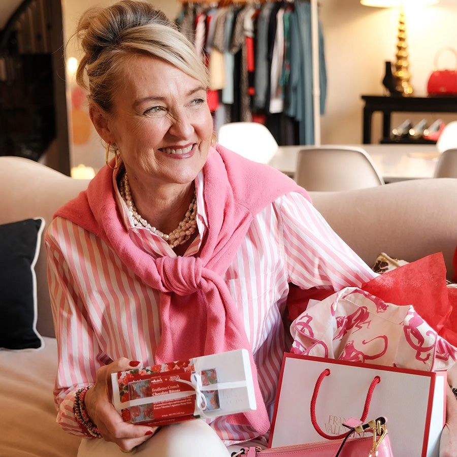 France_Valentines_Elyce_Arons_with_Andres_Chocolates_Valentine_Gifts_2025_SQ900.jpg__PID:6141520a-2625-4ce1-9cbe-61f2fde18ff6